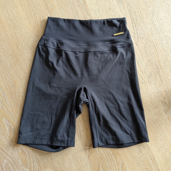 Gymshark Pants - gymshark • whitney cycling shorts in black